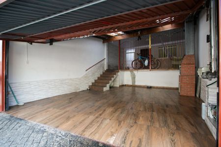 Casa à venda com 134m², 2 quartos e 2 vagas Casa à venda com 134m², 2 quartos e 2 vagasGaragem