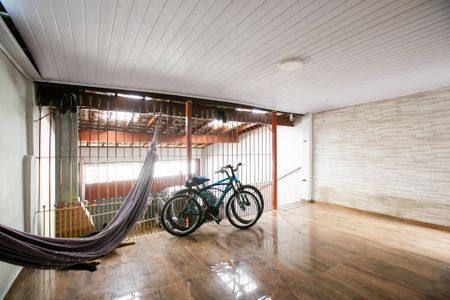 Casa à venda com 134m², 2 quartos e 2 vagas Casa à venda com 134m², 2 quartos e 2 vagasÁrea externa