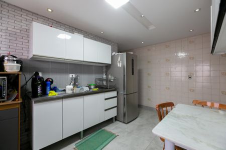 Casa à venda com 134m², 2 quartos e 2 vagas Casa à venda com 134m², 2 quartos e 2 vagasCozinha