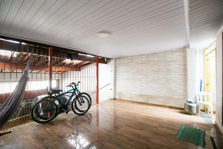 Casa à venda com 134m², 2 quartos e 2 vagas Casa à venda com 134m², 2 quartos e 2 vagasÁrea externa