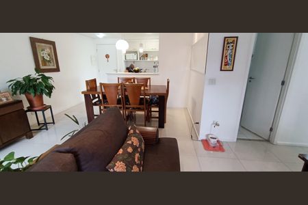 Apartamento à venda com 70m², 2 quartos e 1 vaga Apartamento à venda com 70m², 2 quartos e 1 vagaSala