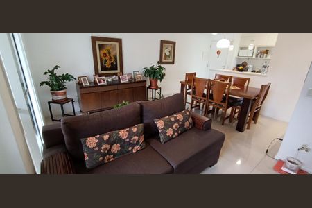 Apartamento à venda com 70m², 2 quartos e 1 vaga Apartamento à venda com 70m², 2 quartos e 1 vagaSala