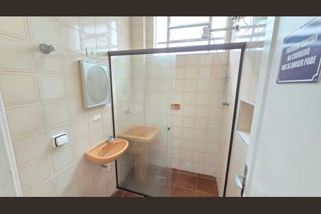 Apartamento para alugar com 60m², 2 quartos e sem vagaBanheiro