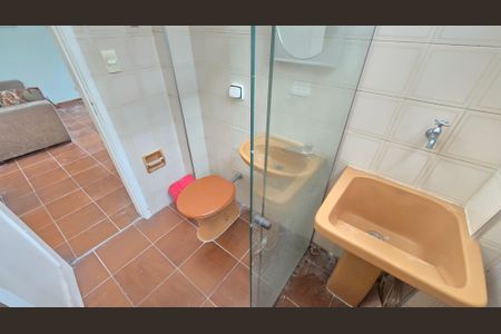 Apartamento para alugar com 60m², 2 quartos e sem vagaBanheiro