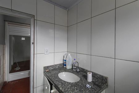 Casa para alugar com 70m², 2 quartos e sem vaga Casa para alugar com 70m², 2 quartos e sem vagaBanheiro
