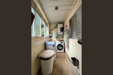 Apartamento à venda com 180m², 4 quartos e 2 vagas Apartamento à venda com 180m², 4 quartos e 2 vagasÁrea de Serviço