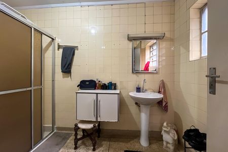 Apartamento à venda com 180m², 4 quartos e 2 vagas Apartamento à venda com 180m², 4 quartos e 2 vagasBanheiro da Suíte