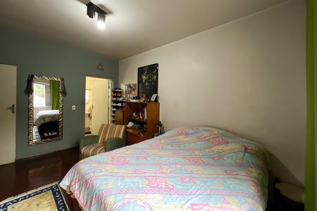 Apartamento à venda com 180m², 4 quartos e 2 vagas Apartamento à venda com 180m², 4 quartos e 2 vagasSuíte