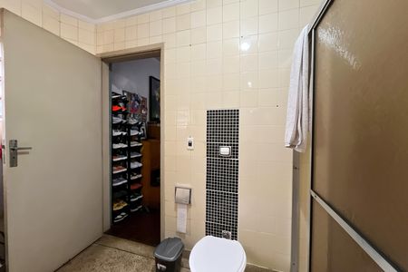 Apartamento à venda com 180m², 4 quartos e 2 vagas Apartamento à venda com 180m², 4 quartos e 2 vagasBanheiro da Suíte