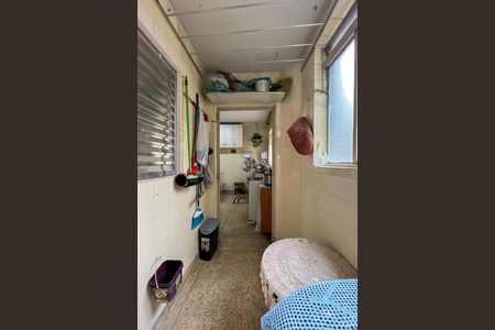 Apartamento à venda com 180m², 4 quartos e 2 vagas Apartamento à venda com 180m², 4 quartos e 2 vagasÁrea de Serviço