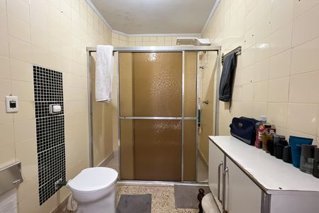Apartamento à venda com 180m², 4 quartos e 2 vagas Apartamento à venda com 180m², 4 quartos e 2 vagasBanheiro da Suíte