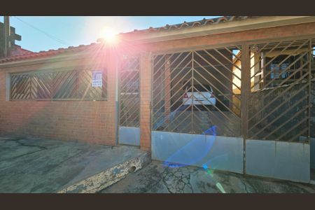 Casa à venda com 450m², 4 quartos e sem vaga Casa à venda com 450m², 4 quartos e sem vagaFachada