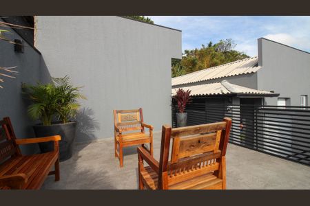 Área Externa de casa de condomínio para alugar com 1 quarto, 45m² em Vila Bela, São Paulo