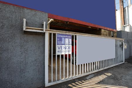 Casa à venda com 134m², 3 quartos e 2 vagas Casa à venda com 134m², 3 quartos e 2 vagasFachada da Casa