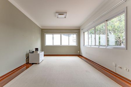 Casa de condomínio à venda com 754m², 4 quartos e 4 vagas Casa de condomínio à venda com 754m², 4 quartos e 4 vagasQuarto