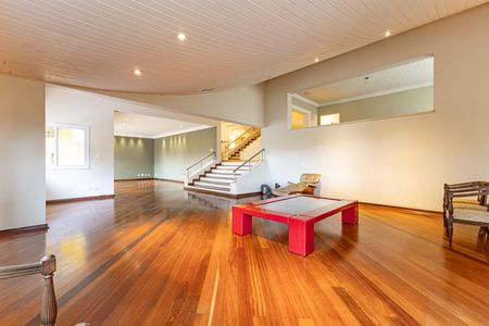 Casa de condomínio à venda com 754m², 4 quartos e 4 vagas Casa de condomínio à venda com 754m², 4 quartos e 4 vagasSala