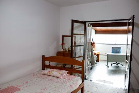 Casa à venda com 222m², 3 quartos e 2 vagas Casa à venda com 222m², 3 quartos e 2 vagasQuarto 3 - Suíte