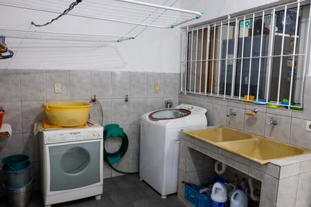 Casa à venda com 222m², 3 quartos e 2 vagas Casa à venda com 222m², 3 quartos e 2 vagasLavanderia