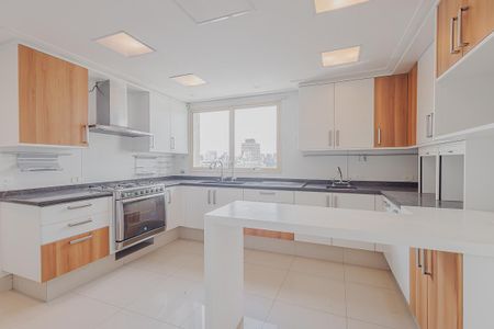 Apartamento à venda com 110m², 4 quartos e 5 vagasCozinha