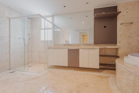 Apartamento à venda com 110m², 4 quartos e 5 vagasBanheiro 2 da Suíte 3