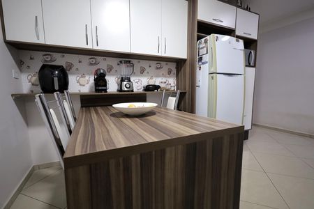 Casa à venda com 125m², 2 quartos e 2 vagas Casa à venda com 125m², 2 quartos e 2 vagasCozinha