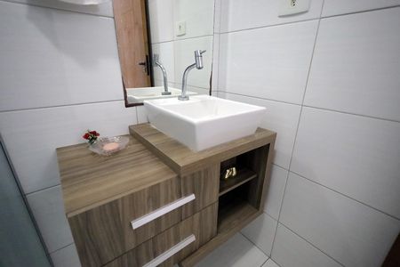 Casa à venda com 125m², 2 quartos e 2 vagas Casa à venda com 125m², 2 quartos e 2 vagasBanheiro Social