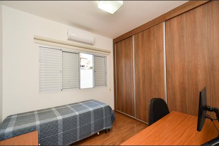 Casa à venda com 420m², 4 quartos e 6 vagas Casa à venda com 420m², 4 quartos e 6 vagasQuarto 2