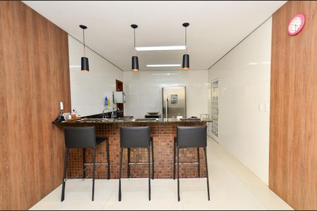 Casa à venda com 420m², 4 quartos e 6 vagas Casa à venda com 420m², 4 quartos e 6 vagasCozinha 2