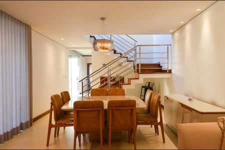 Sala de casa à venda com 4 quartos, 420m² em Fernão Dias, Belo Horizonte