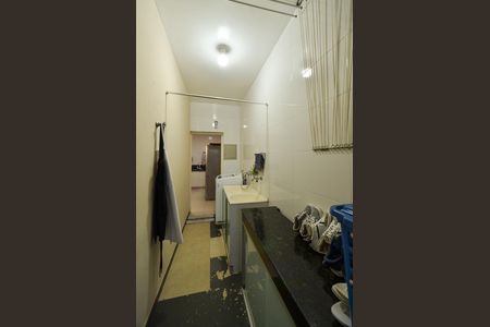 Casa à venda com 420m², 4 quartos e 6 vagas Casa à venda com 420m², 4 quartos e 6 vagasÁrea de Serviço