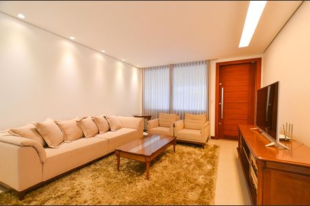 Sala de casa à venda com 4 quartos, 420m² em Fernão Dias, Belo Horizonte