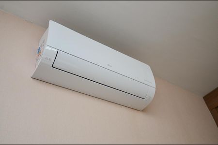 Casa à venda com 420m², 4 quartos e 6 vagas Casa à venda com 420m², 4 quartos e 6 vagasQuarto 1 - Detalhe