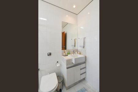 Casa à venda com 420m², 4 quartos e 6 vagas Casa à venda com 420m², 4 quartos e 6 vagasBanheiro Suite