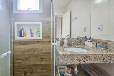 Apartamento para alugar com 71m², 2 quartos e 2 vagasBanheiro da suíte