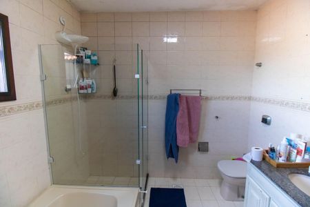 Casa à venda com 287m², 4 quartos e 3 vagasBanheiro da Suíte