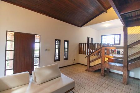 Casa à venda com 287m², 4 quartos e 3 vagasSala