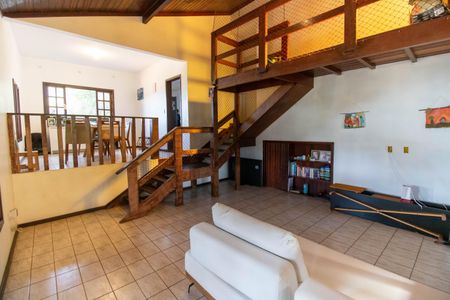 Sala de casa à venda com 4 quartos, 287m² em Serra Grande, Niterói