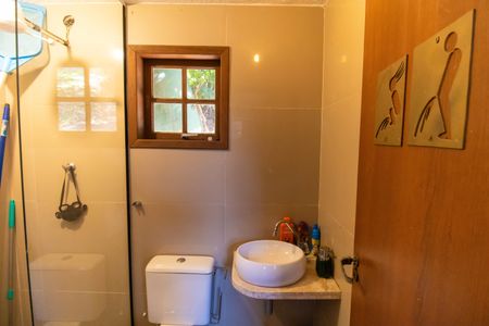 Casa à venda com 287m², 4 quartos e 3 vagasBanheiro de Serviço