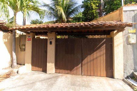 Casa à venda com 287m², 4 quartos e 3 vagasFachada