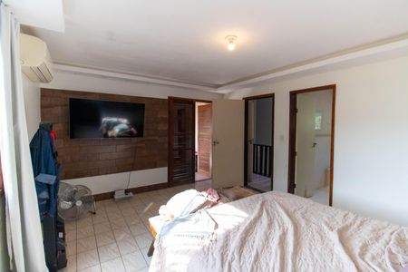 Casa à venda com 287m², 4 quartos e 3 vagasSuíte