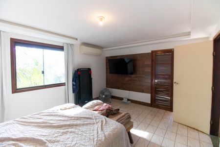 Casa à venda com 287m², 4 quartos e 3 vagasSuíte