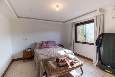 Casa à venda com 287m², 4 quartos e 3 vagasSuíte