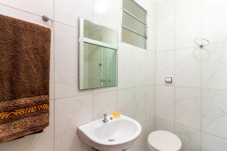 Casa à venda com 80m², 3 quartos e 2 vagasBanheiro Social