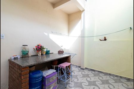 Casa à venda com 80m², 3 quartos e 2 vagasQuintal