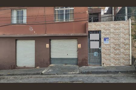 Casa à venda com 80m², 3 quartos e 2 vagasFachada