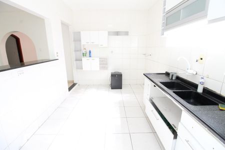 Casa para alugar com 450m², 4 quartos e 4 vagasCozinha