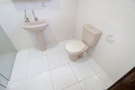 Casa para alugar com 450m², 4 quartos e 4 vagasBanheiro da Suíte 2