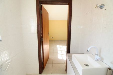 Casa para alugar com 450m², 4 quartos e 4 vagasBanheiro 2
