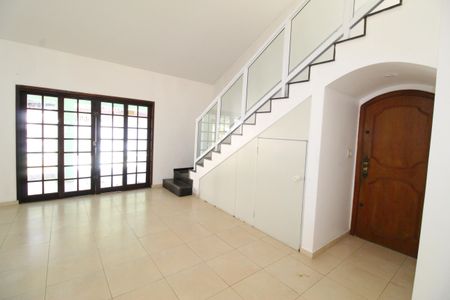 Casa para alugar com 450m², 4 quartos e 4 vagasSala 1