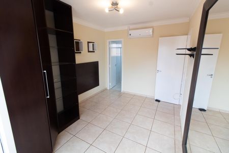 Casa de condomínio para alugar com 90m², 3 quartos e 2 vagasSuíte